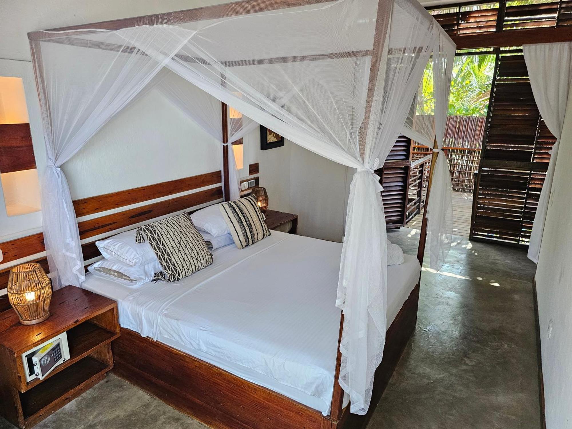 Makao Beach Hotel Palomino Exterior photo