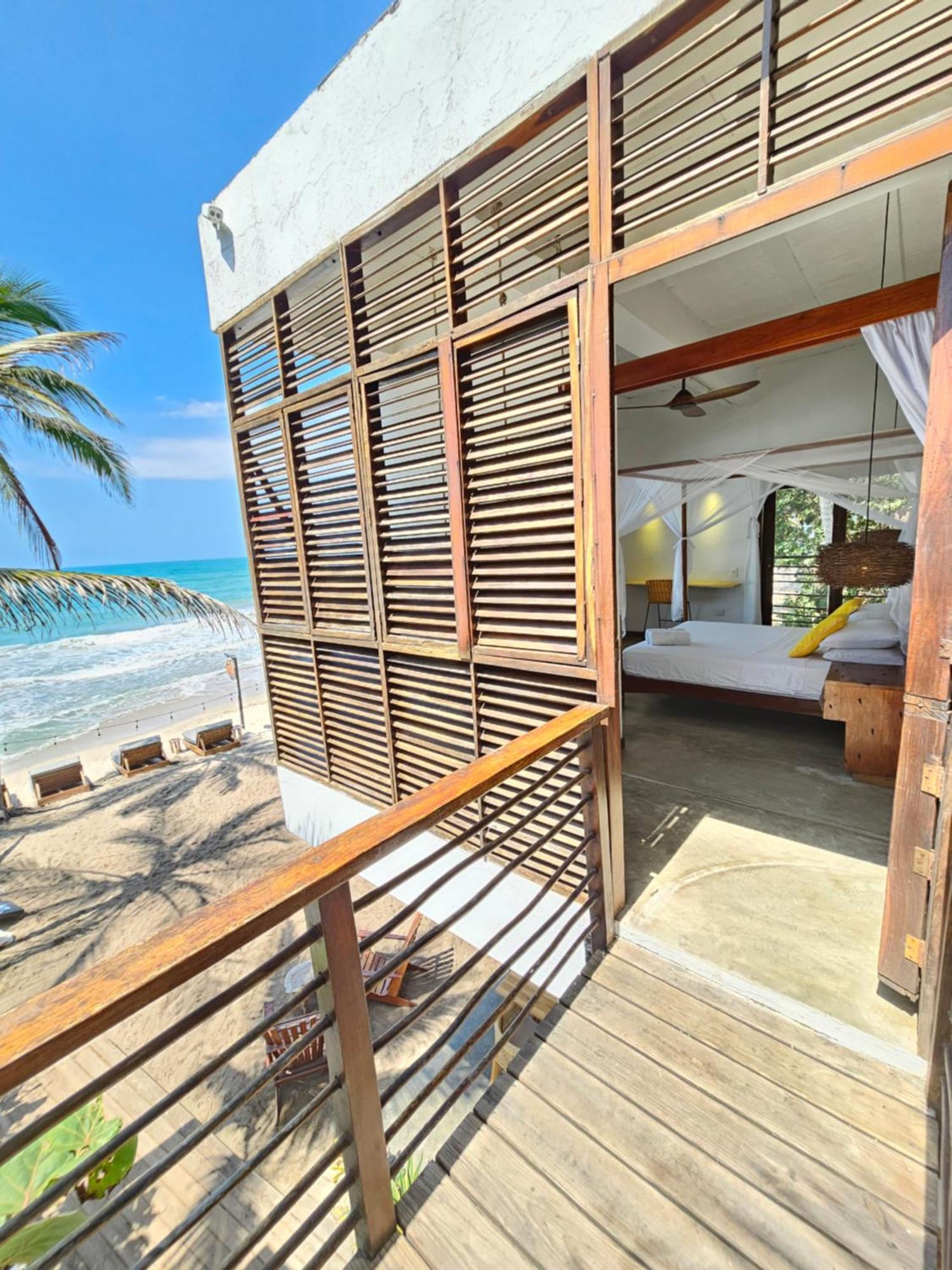 Makao Beach Hotel Palomino Exterior photo